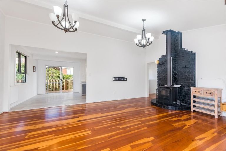 Photo of property in 40 Acacia Road, Torbay, Auckland, 0632