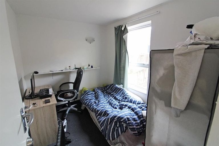 Photo of property in 102 Harbour Terrace, North Dunedin, Dunedin, 9016