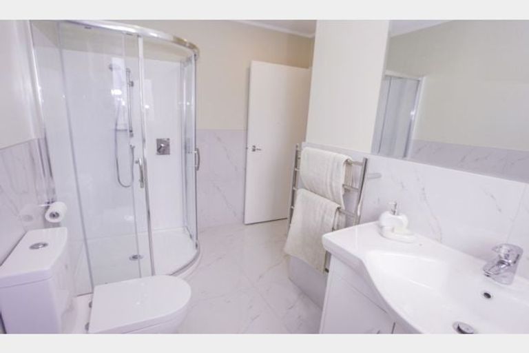 Photo of property in 10b Glynnbrooke Street, Te Atatu South, Auckland, 0610