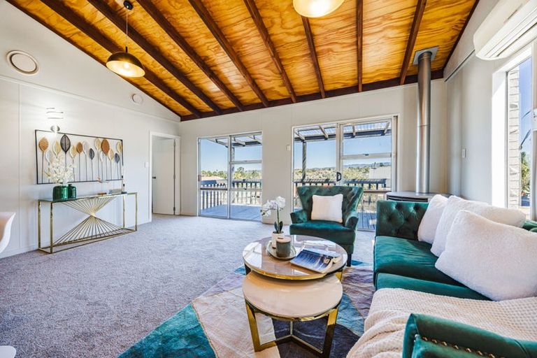 Photo of property in 4/89a Royal Road, Massey, Auckland, 0614