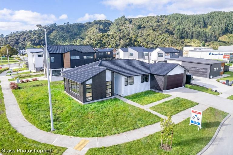 Photo of property in 4 Mawai Hakona Drive, Wallaceville, Upper Hutt, 5018