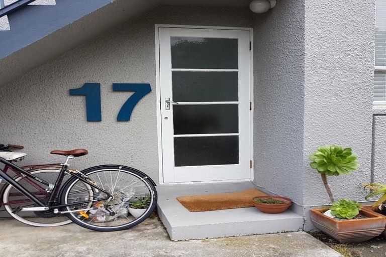 Photo of property in 11/76 Freyberg Street, Lyall Bay, Wellington, 6022