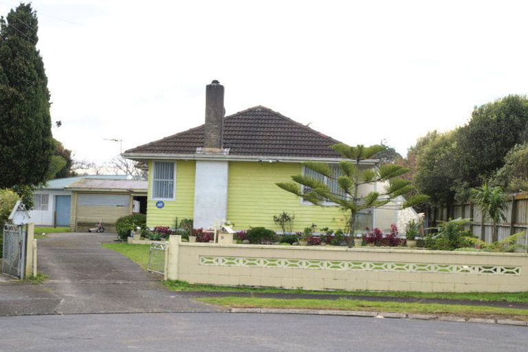 Photo of property in 16 Moffitt Place, Mangere East, Auckland, 2024