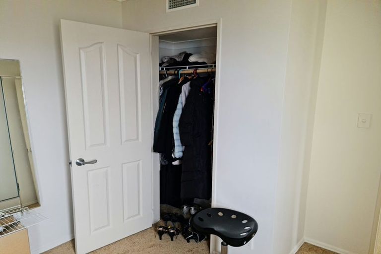 Photo of property in 140 Glanmire Road, Newlands, Wellington, 6037