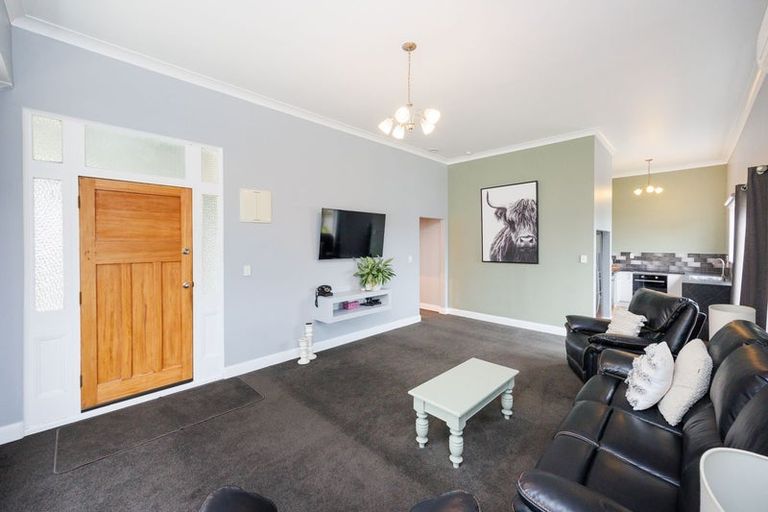 Photo of property in 6 A'court Street, Sanson, 4817