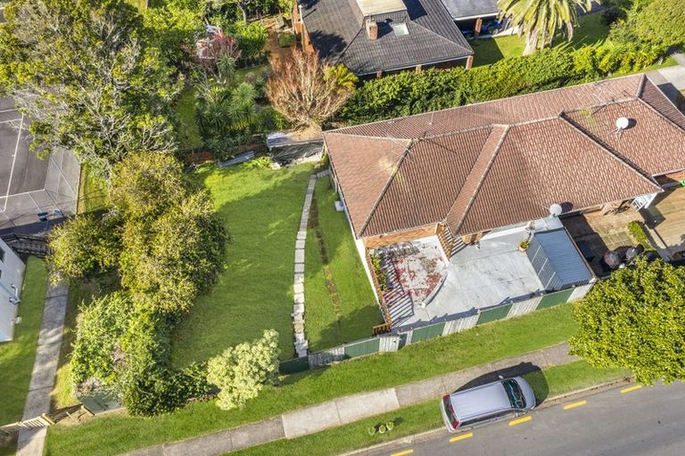 Photo of property in 2/55 Glenmore Road, Sunnyhills, Auckland, 2010