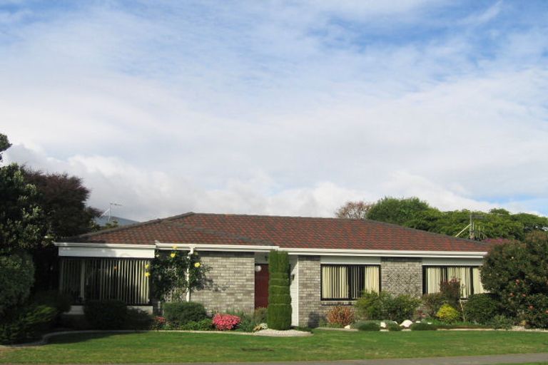 Photo of property in 16 Cedar Drive, Paraparaumu Beach, Paraparaumu, 5032