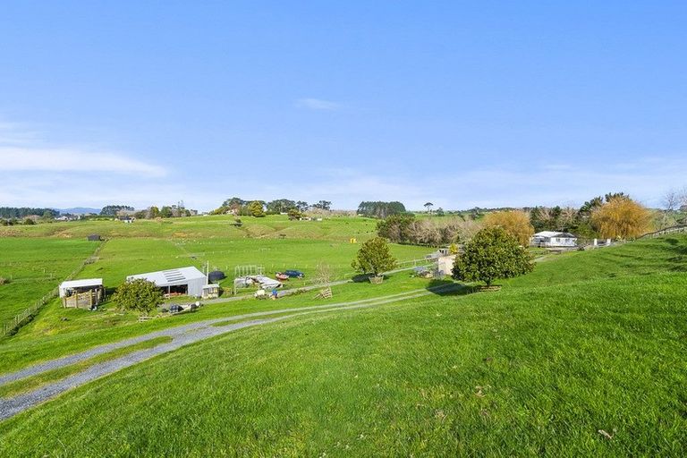 Photo of property in 141 Karioitahi Road, Waiuku, 2683