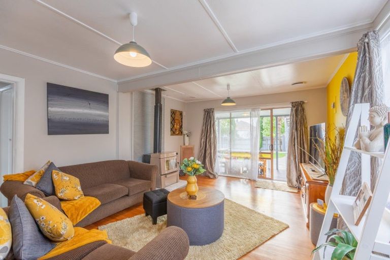 Photo of property in 6 Churchill Street, Waipukurau, 4200