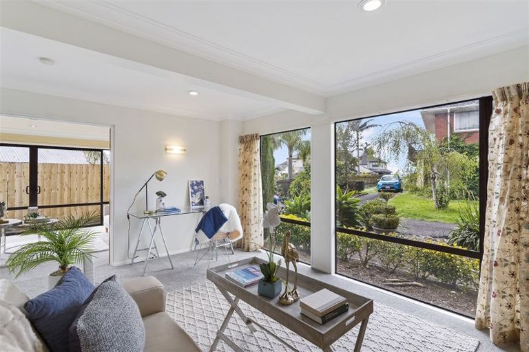 Photo of property in 2/27 Macleans Road, Bucklands Beach, Auckland, 2014