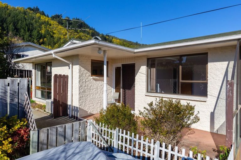 Photo of property in 162c Waikawa Road, Picton, 7220