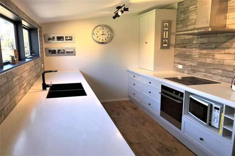 Photo of property in 9 Grammar Street, Kimbolton, 4777