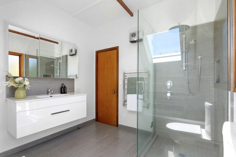 Photo of property in 25 Ilam Road, Upper Riccarton, Christchurch, 8041