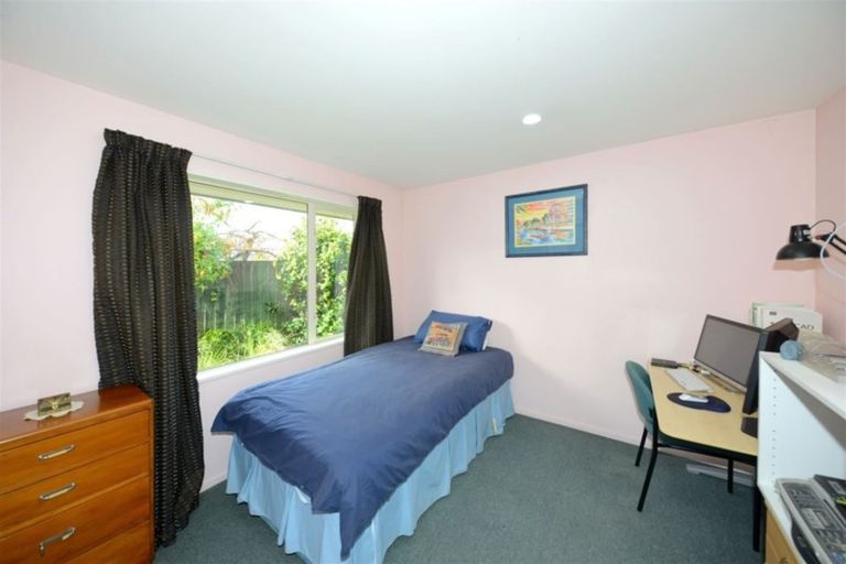 Photo of property in 22 Belfast Road, Belfast, Christchurch, 8051