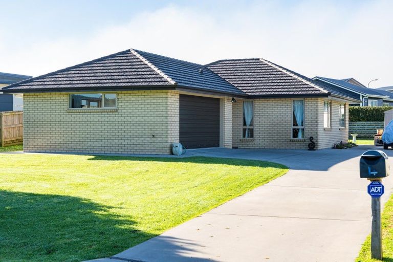 Photo of property in 4 Pipi Place, Baylys Beach, Dargaville, 0377