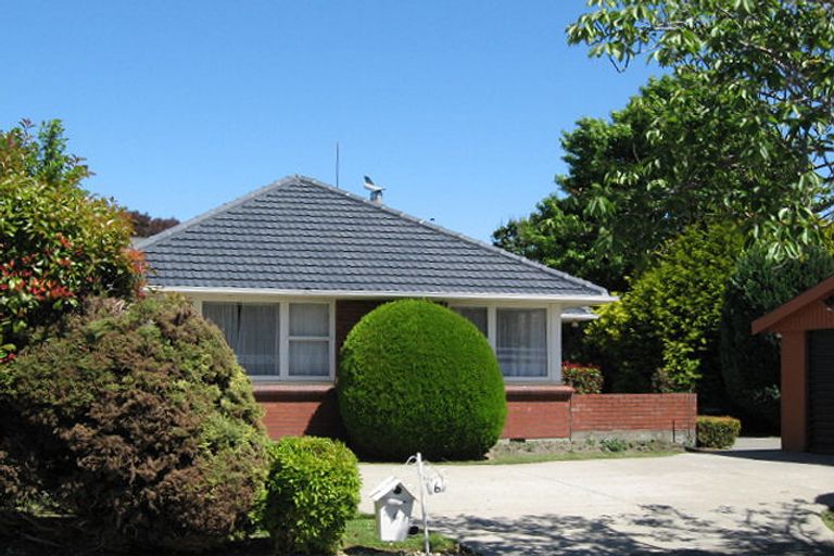 Photo of property in 6 Elwyn Place, Avonhead, Christchurch, 8042
