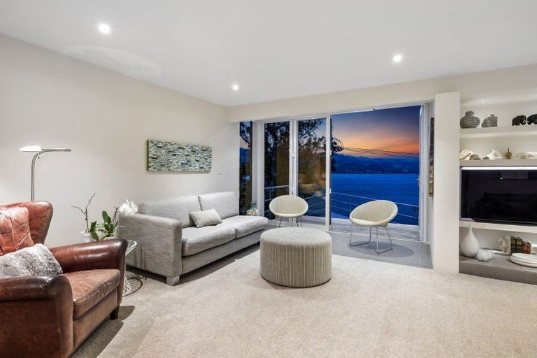 Photo of property in 34 Marine Parade, Macandrew Bay, Dunedin, 9014