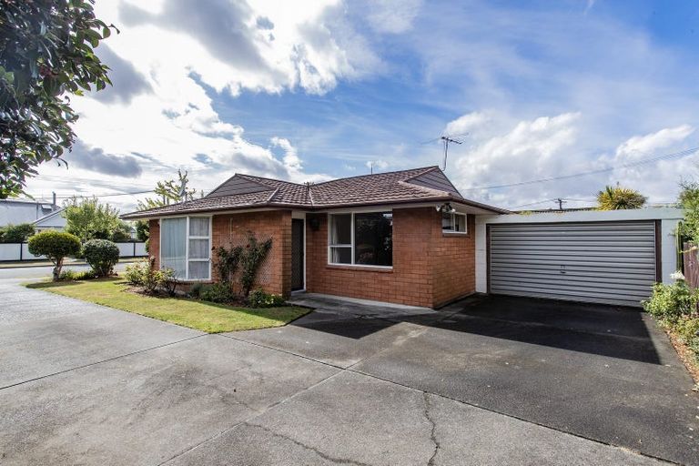 Photo of property in 1/27 Bretts Road, St Albans, Christchurch, 8052
