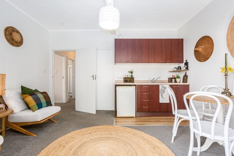 Photo of property in 28 Black Rock Road, Newlands, Wellington, 6037