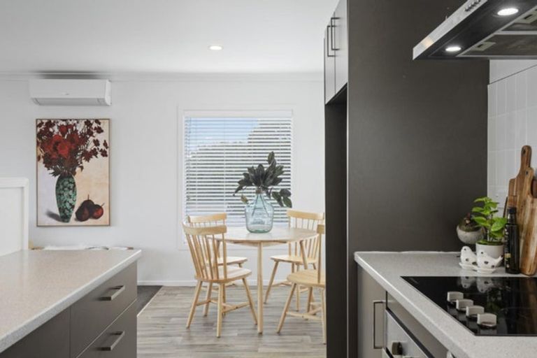 Photo of property in 11 Crispe Road, Clarks Beach, 2122