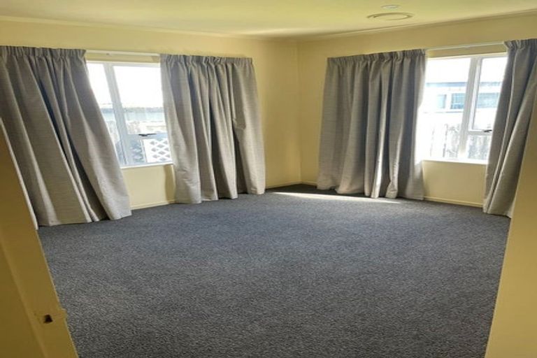 Photo of property in 146 Mark Avenue, Grenada Village, Wellington, 6037