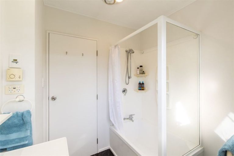 Photo of property in 37 Flower Street, Bryndwr, Christchurch, 8053