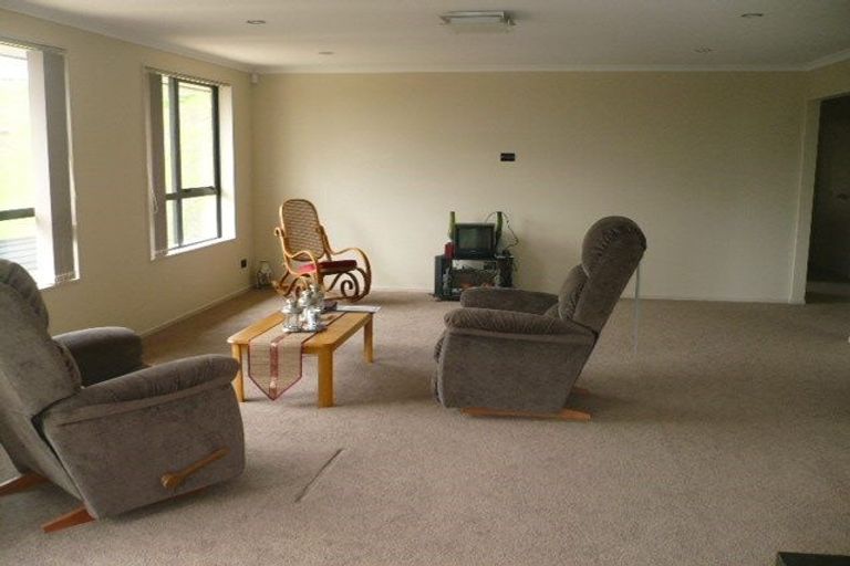Photo of property in 4 Cape Vista Crescent, Pukekohe, 2120