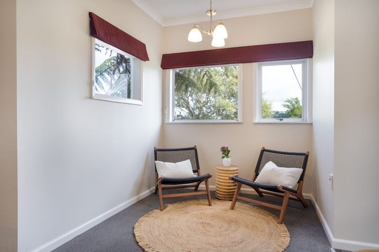 Photo of property in 34 Poto Road, Normandale, Lower Hutt, 5010