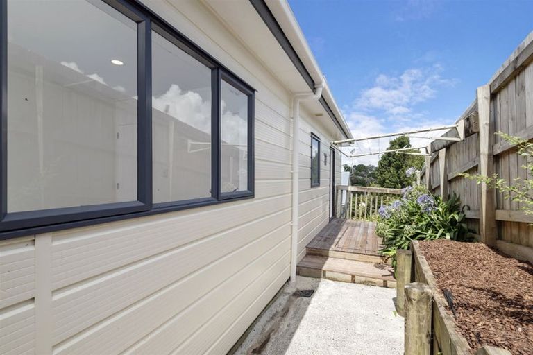 Photo of property in 1/59 Verran Road, Birkenhead, Auckland, 0626