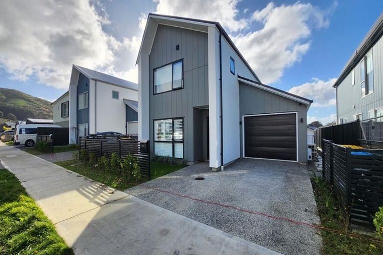 Photo of property in 24 Hokioi Drive, Kenepuru, Porirua, 5022