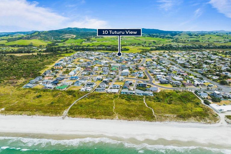 Photo of property in 10 Tuturu View, Ruakaka, 0116