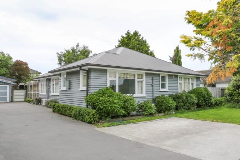 Photo of property in 124 Memorial Avenue, Burnside, Christchurch, 8053