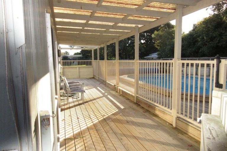 Photo of property in 195 Te Moana Road, Waikanae, 5036