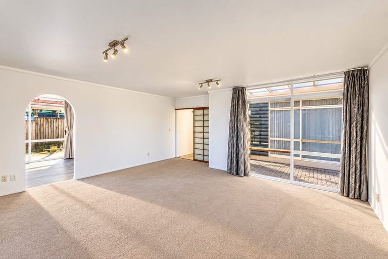 Photo of property in 35 Stanniland Street, Sunnyhills, Auckland, 2010