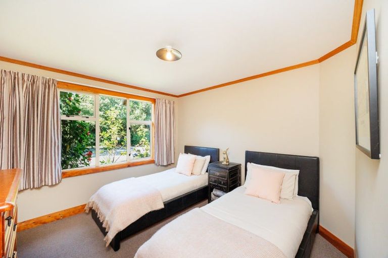 Photo of property in 355 Turitea Road, Turitea, Palmerston North, 4472