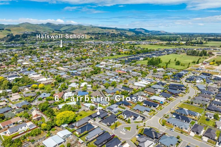 Photo of property in 6 Fairbairn Close, Halswell, Christchurch, 8025