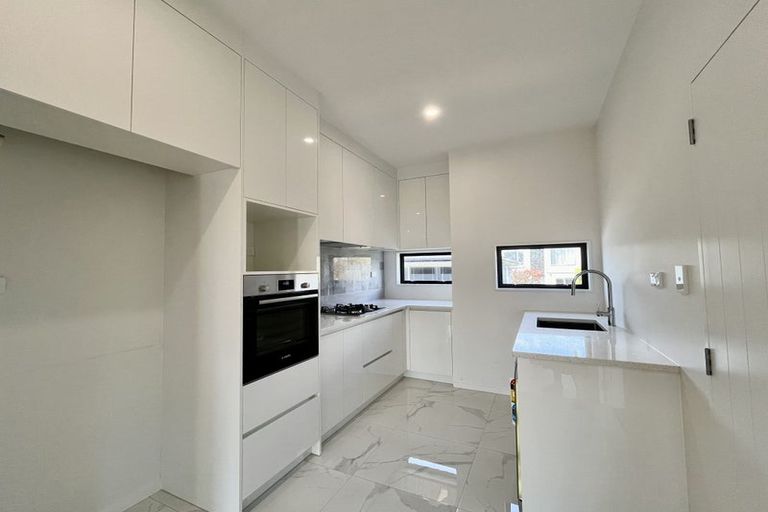 Photo of property in 523f Pakuranga Road, Howick, Auckland, 2010