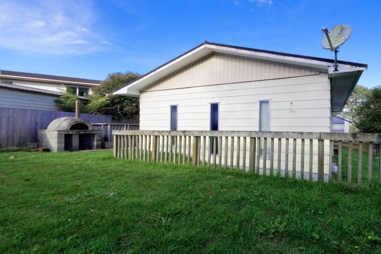 Photo of property in 93 Oreil Avenue, West Harbour, Auckland, 0618