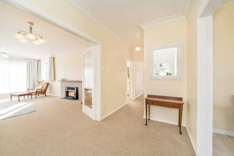 Photo of property in 21 Rawhiti Street, Stokes Valley, Lower Hutt, 5019