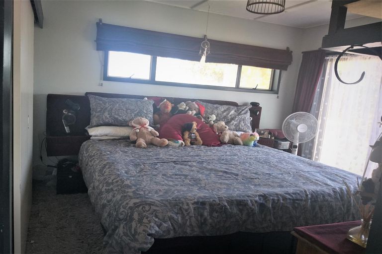 Photo of property in 17 Westside Road, Port Waikato, Tuakau, 2695