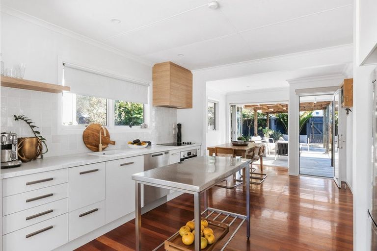 Photo of property in 8 Pitau Road, Mount Maunganui, 3116