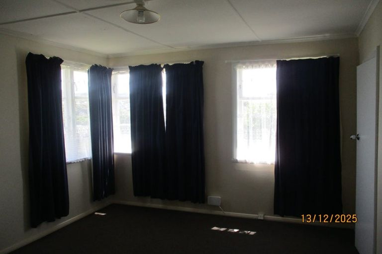 Photo of property in 62 Chaffey Crescent, Titahi Bay, Porirua, 5022