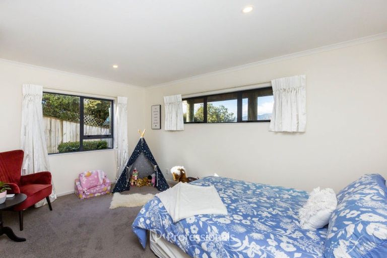 Photo of property in 28 Kirton Drive, Riverstone Terraces, Upper Hutt, 5018