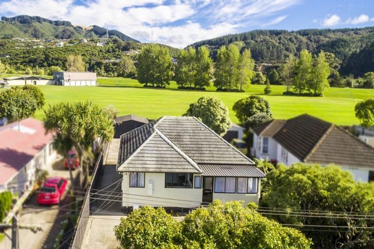 Photo of property in 18 Mary Crescent, Elderslea, Upper Hutt, 5018