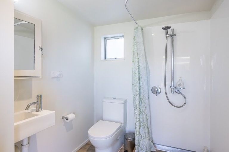 Photo of property in 33a Hicks Crescent, Waikanae Beach, Waikanae, 5036