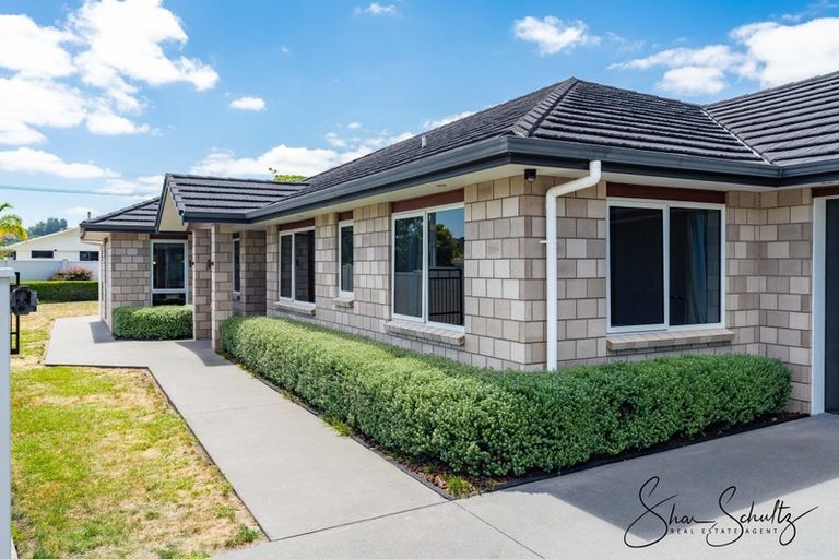 Photo of property in 18 Pahi Road, Paparoa, 0571