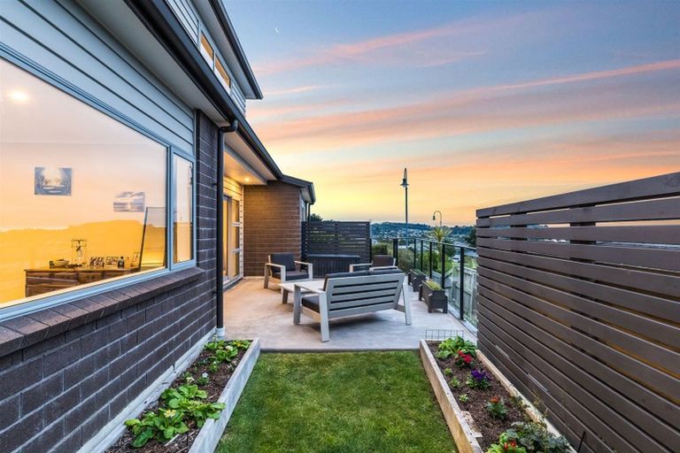 Photo of property in 55 Endeavour Drive, Whitby, Porirua, 5024