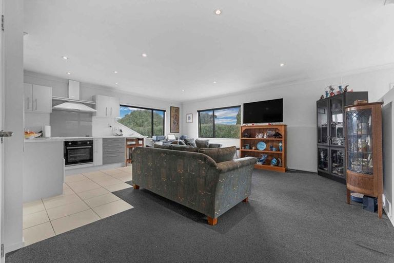 Photo of property in 1093 Glenbrook Road, Glenbrook, Waiuku, 2681