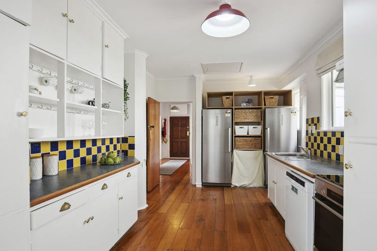 Photo of property in 55 Makara Road, Karori, Wellington, 6012