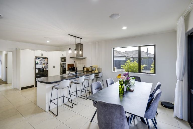 Photo of property in 3 Waitaha Place, Clive, 4102